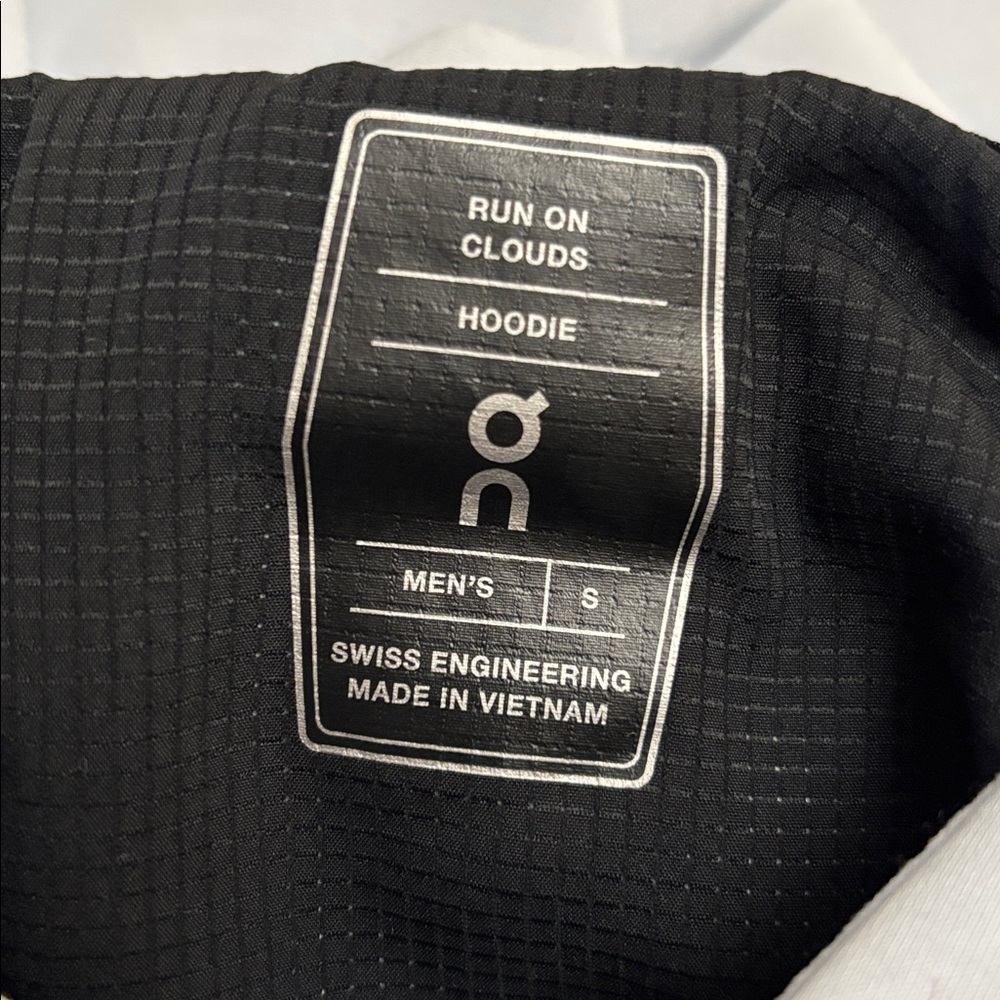 ON RUNNING HOODIE - Picture 9 of 10